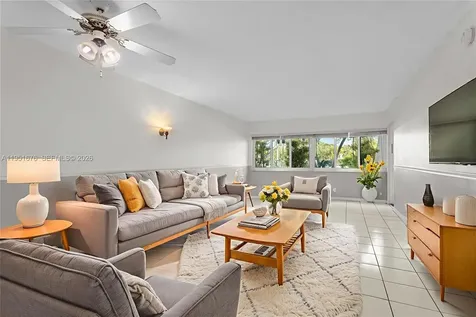 100 Lakeview Drive Weston FL 33326