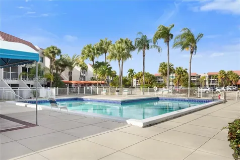 100 Lakeview Drive Weston FL 33326