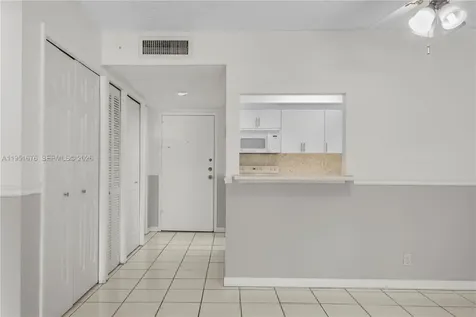 100 Lakeview Drive Weston FL 33326