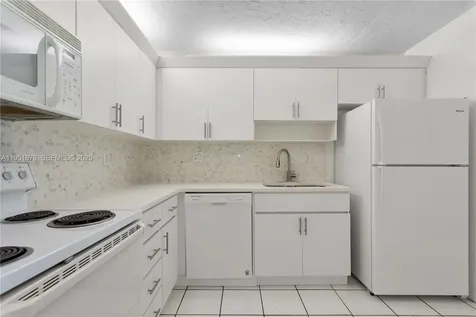 100 Lakeview Drive Weston FL 33326