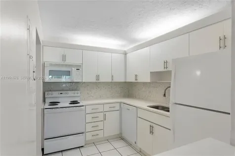100 Lakeview Drive Weston FL 33326
