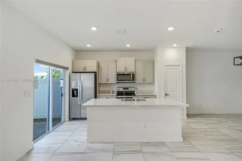 767 SE 18th Street Homestead FL 33034