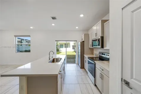 767 SE 18th Street Homestead FL 33034