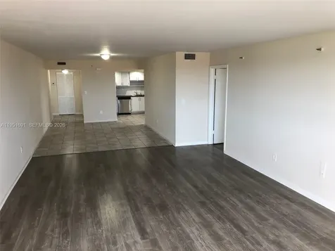 20840 San Simeon Way Miami FL 33179