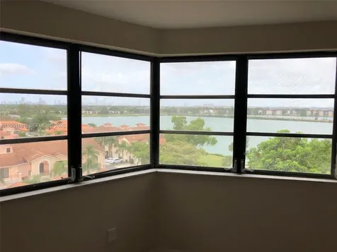 20840 San Simeon Way Miami FL 33179