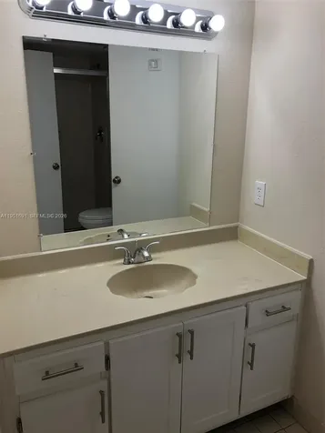 20840 San Simeon Way Miami FL 33179