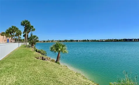 20840 San Simeon Way Miami FL 33179