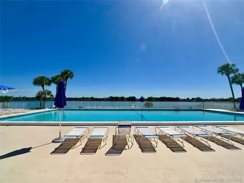 20840 San Simeon Way Miami FL 33179