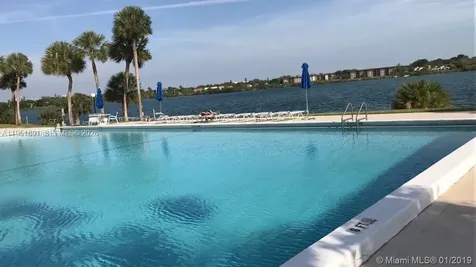 20840 San Simeon Way Miami FL 33179