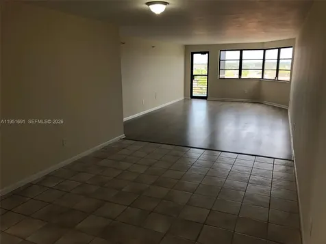 20840 San Simeon Way Miami FL 33179