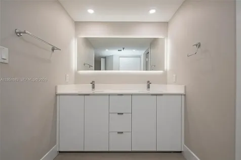520 Brickell Key Drive Miami FL 33131