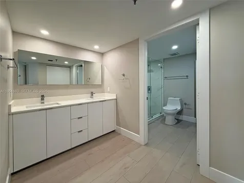520 Brickell Key Drive Miami FL 33131