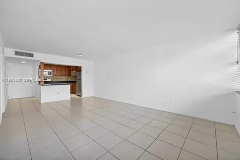2175 NE 170th Street North Miami Beach FL 33162