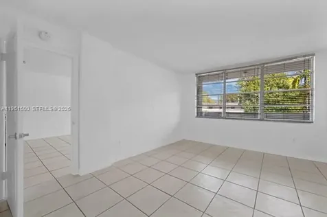 2175 NE 170th Street North Miami Beach FL 33162