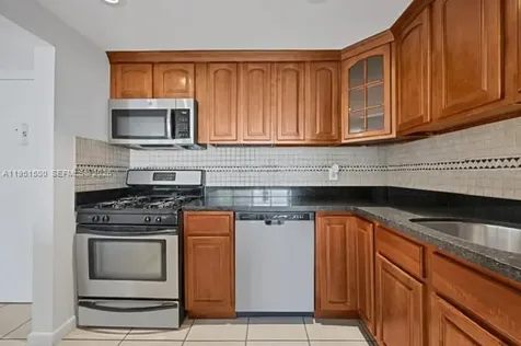 2175 NE 170th Street North Miami Beach FL 33162