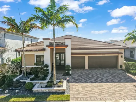 10530 S Lago Vista Circle Parkland FL 33076