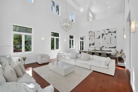 101 Holly Lane Plantation FL 33317