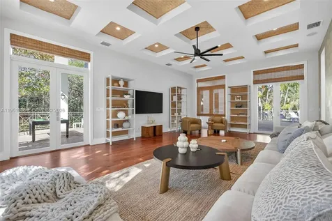 101 Holly Lane Plantation FL 33317
