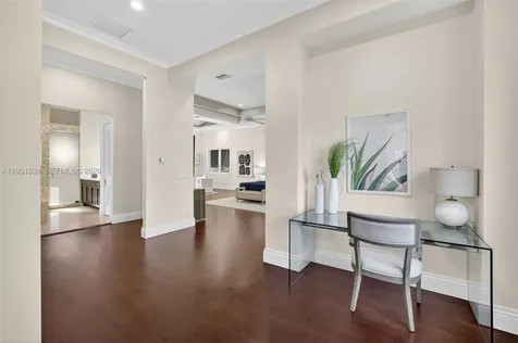 101 Holly Lane Plantation FL 33317