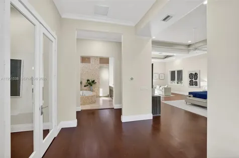 101 Holly Lane Plantation FL 33317