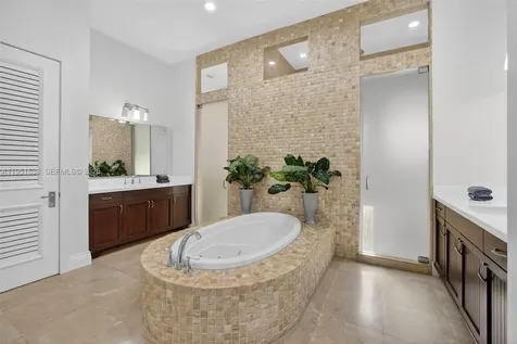 101 Holly Lane Plantation FL 33317