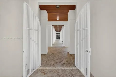 101 Holly Lane Plantation FL 33317