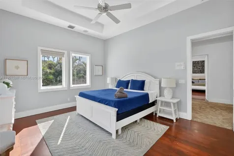 101 Holly Lane Plantation FL 33317