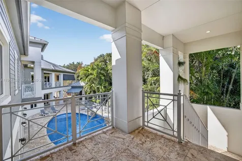 101 Holly Lane Plantation FL 33317