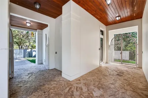 101 Holly Lane Plantation FL 33317
