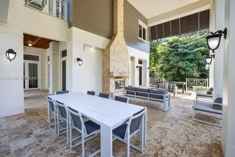 101 Holly Lane Plantation FL 33317