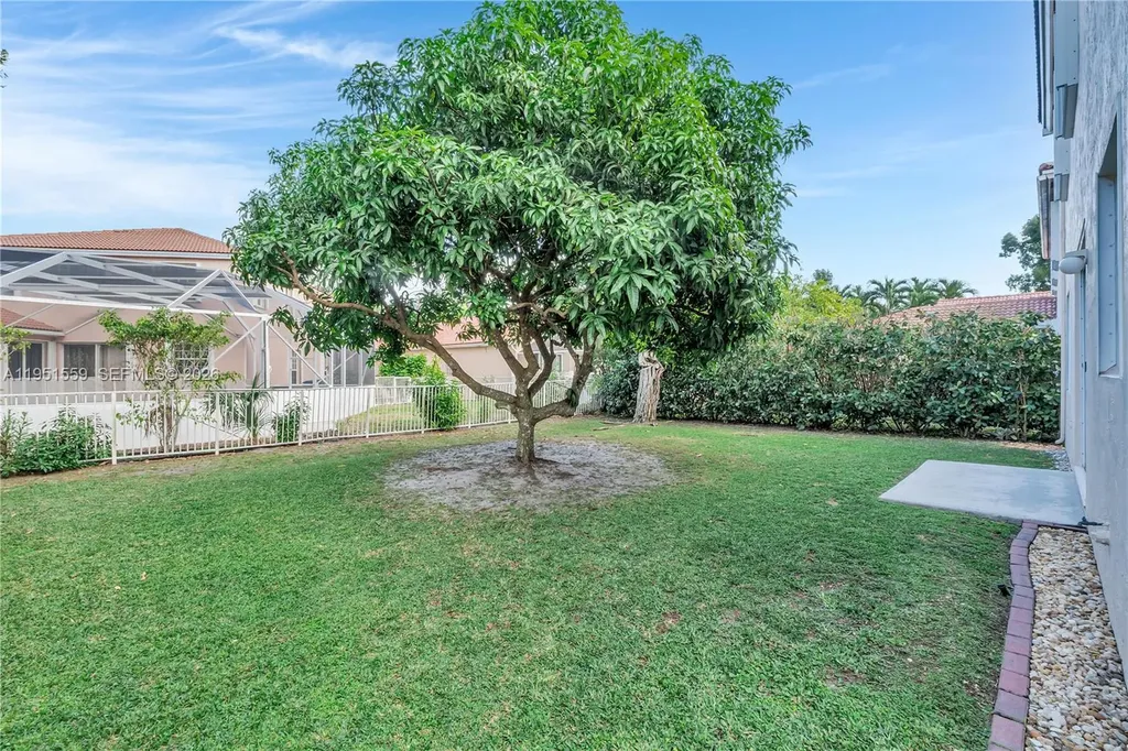 5323 NW 125th Avenue Coral Springs FL 33076