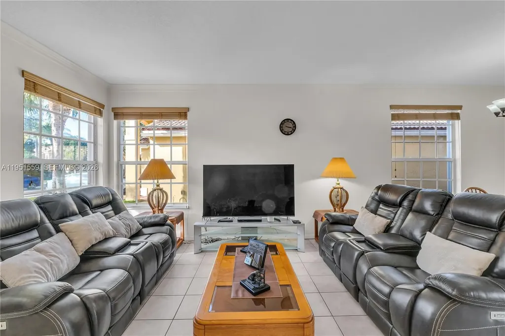 5323 NW 125th Avenue Coral Springs FL 33076