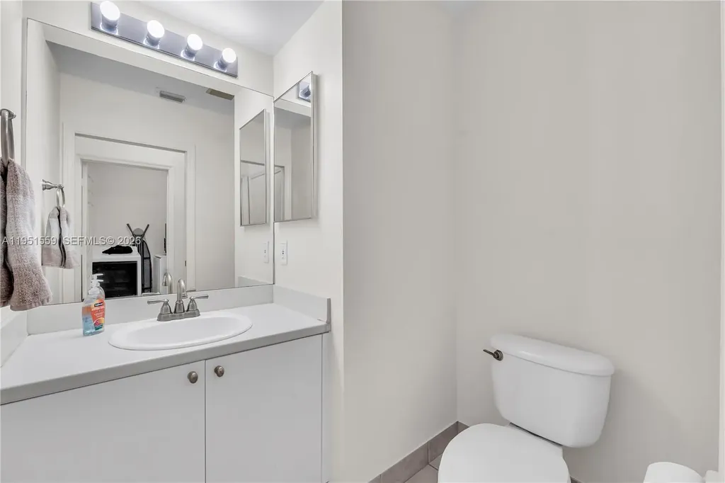 5323 NW 125th Avenue Coral Springs FL 33076