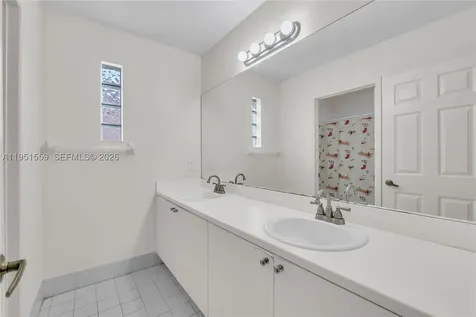 5323 NW 125th Avenue Coral Springs FL 33076