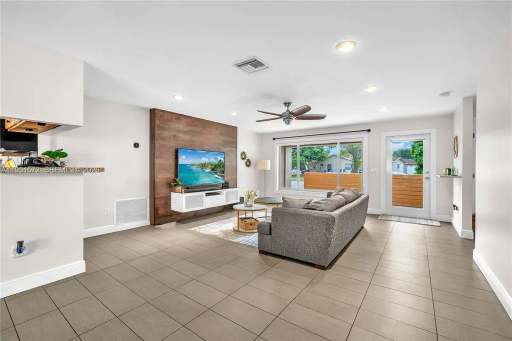 22599 SW 65th Avenue Boca Raton FL 33428