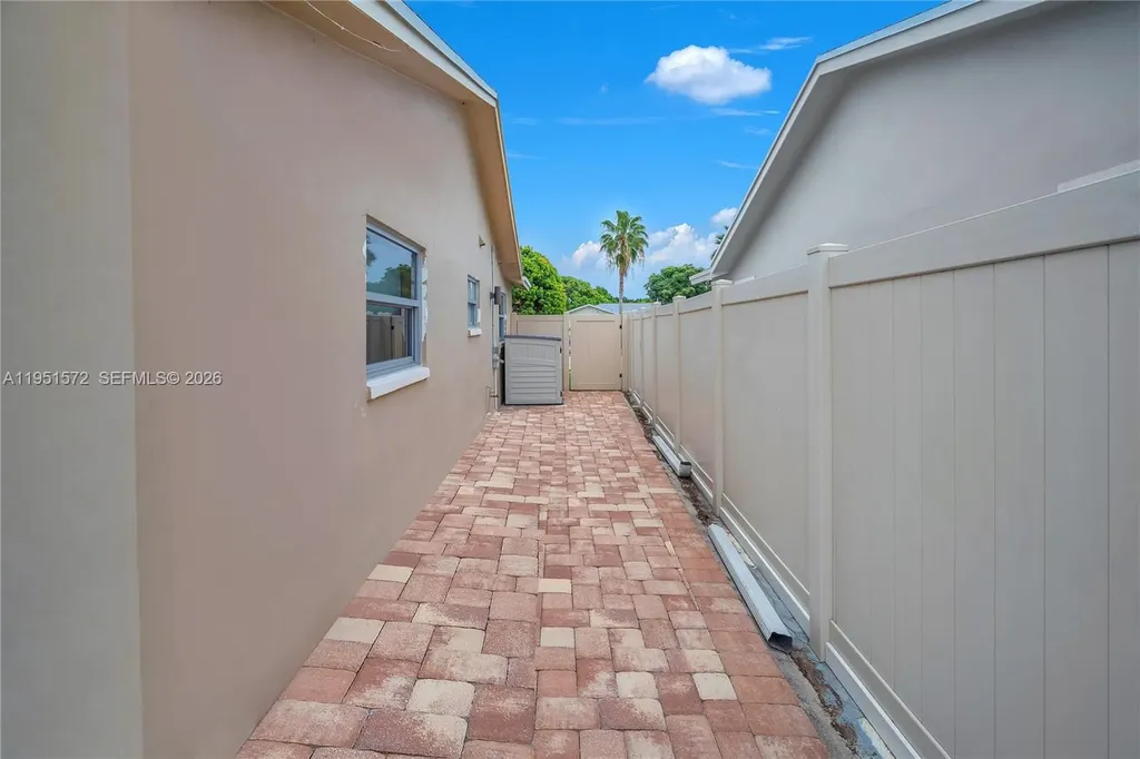 22599 SW 65th Avenue Boca Raton FL 33428