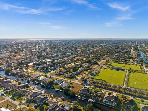 241 SW 40th Street Cape Coral FL 33914