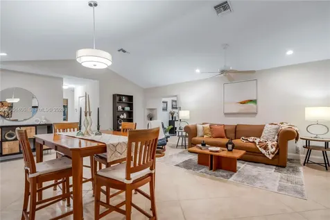 2751 SW 137th Terrace Davie FL 33330