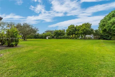 2751 SW 137th Terrace Davie FL 33330