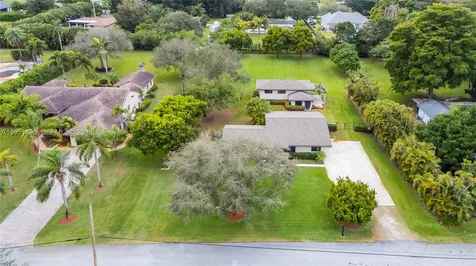 2751 SW 137th Terrace Davie FL 33330