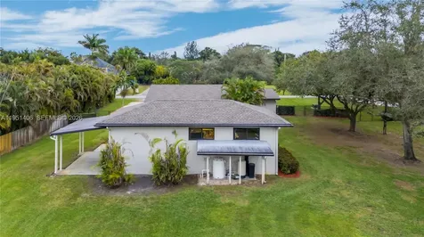 2751 SW 137th Terrace Davie FL 33330