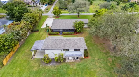 2751 SW 137th Terrace Davie FL 33330