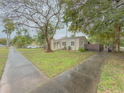410 Pinecrest Drive Miami Springs FL 33166