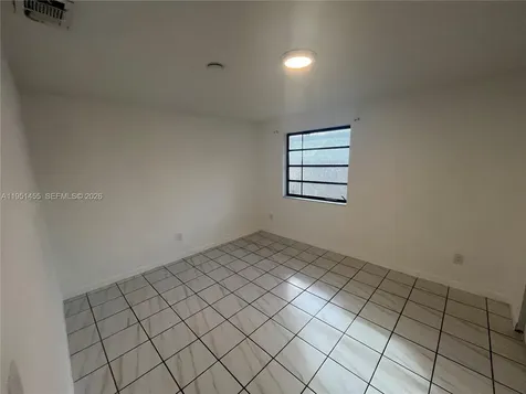 1719 NW 16th Street Miami FL 33125