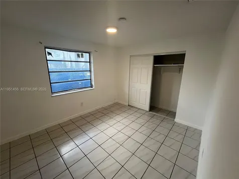 1719 NW 16th Street Miami FL 33125