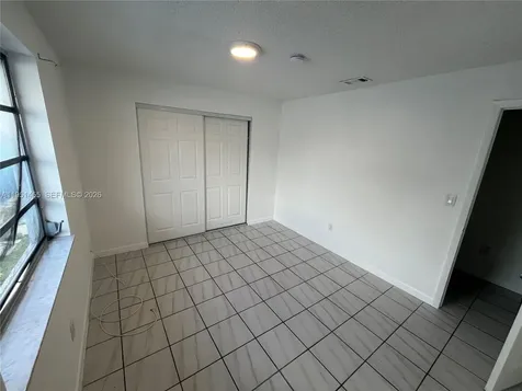 1719 NW 16th Street Miami FL 33125