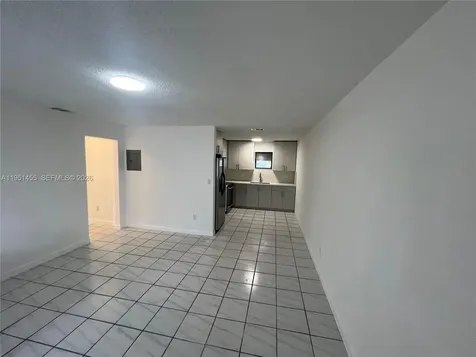 1719 NW 16th Street Miami FL 33125