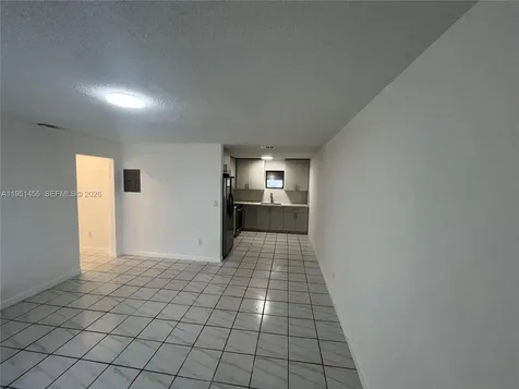 1719 NW 16th Street Miami FL 33125