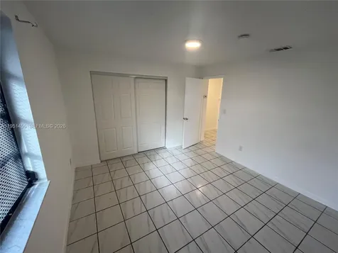 1719 NW 16th Street Miami FL 33125