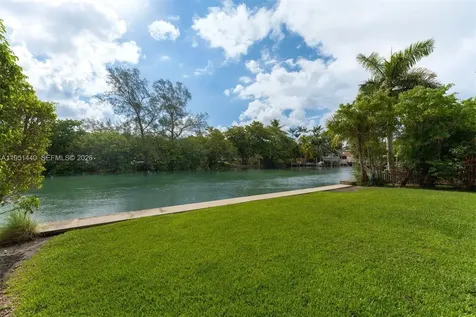 4017 N Meridian Avenue Miami Beach FL 33140